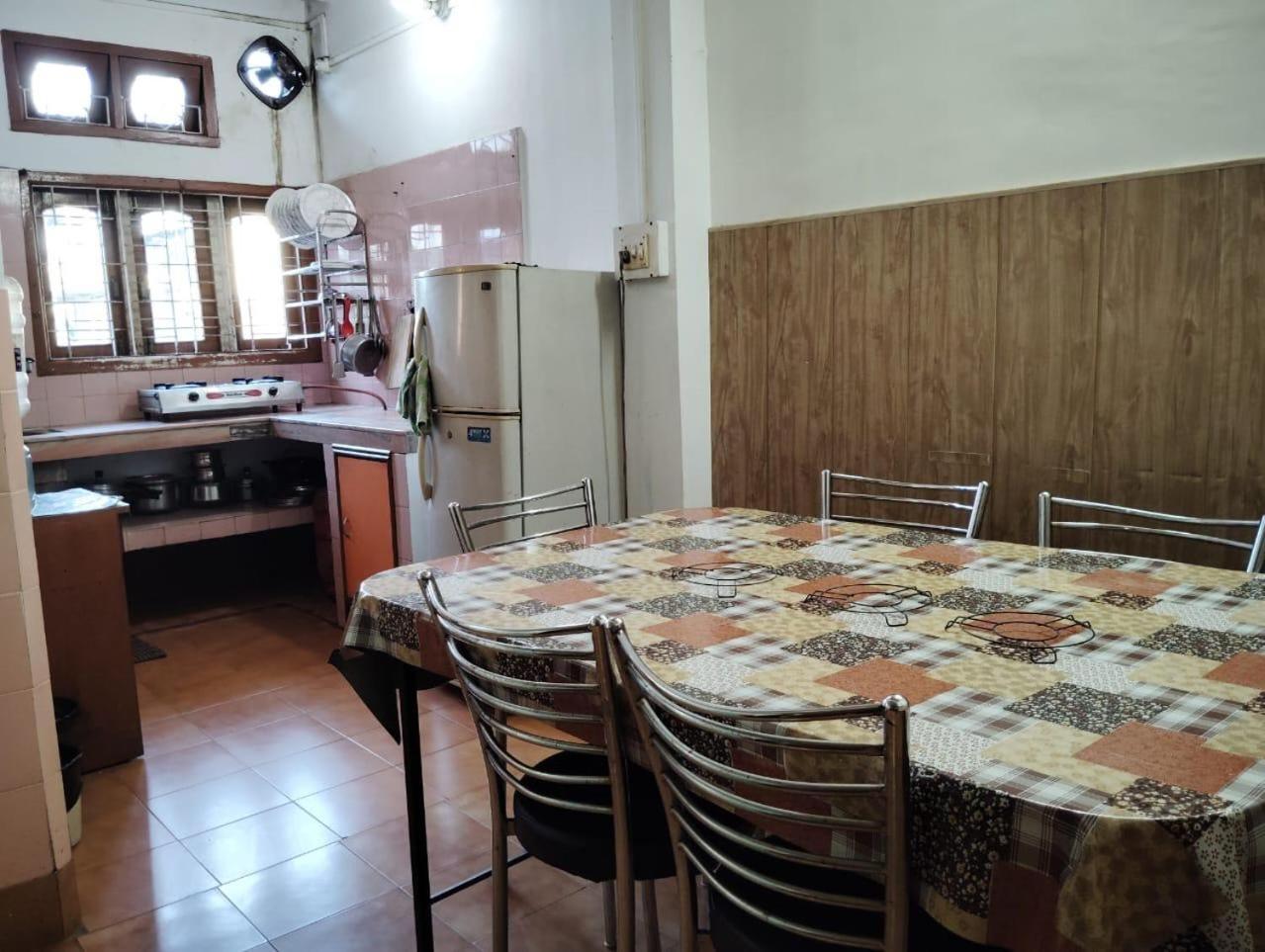 Amazing Homestay Guwahati Exteriör bild