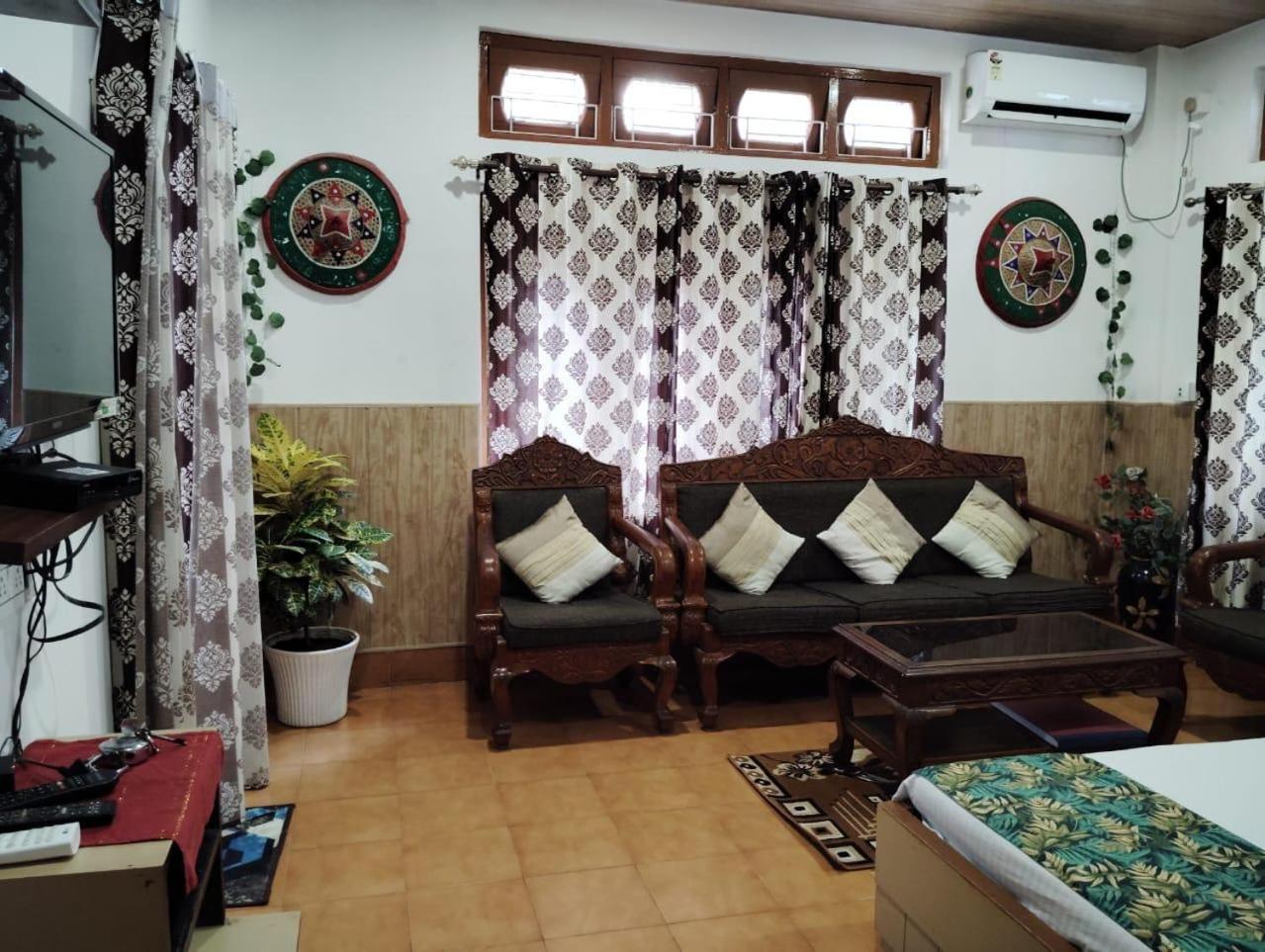 Amazing Homestay Guwahati Exteriör bild