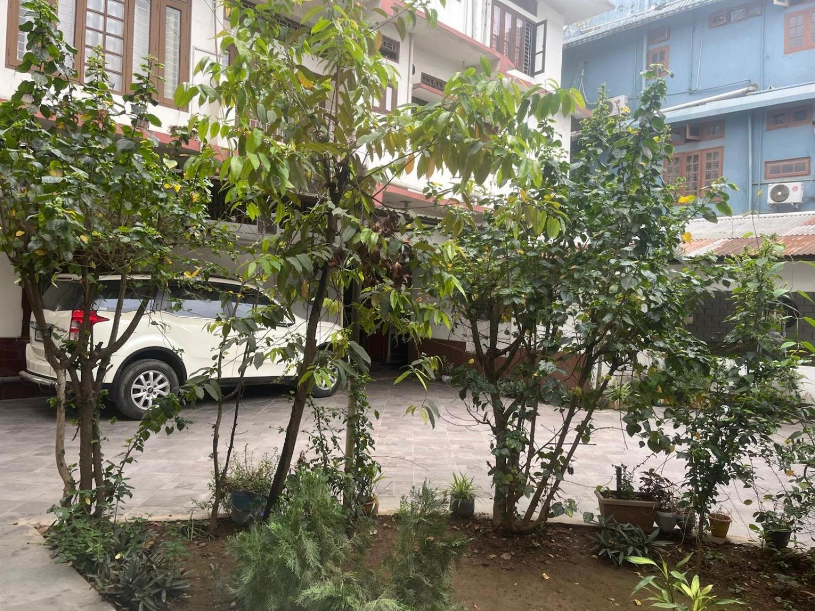 Amazing Homestay Guwahati Exteriör bild