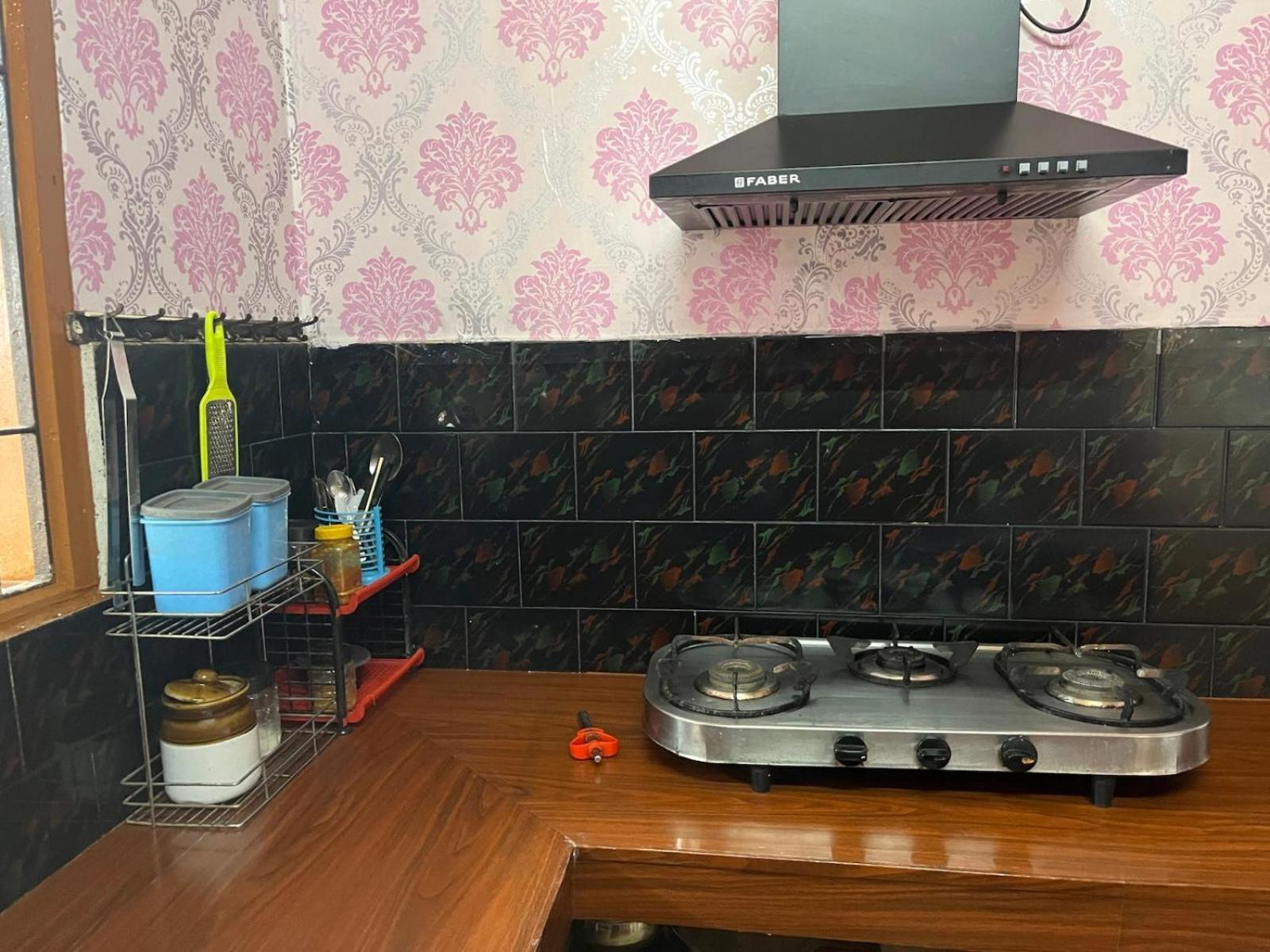 Amazing Homestay Guwahati Exteriör bild